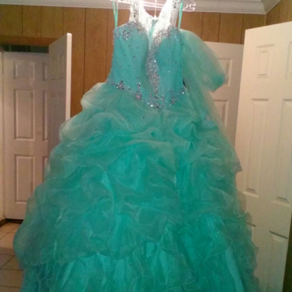 Quinceanera Dresses good conditions